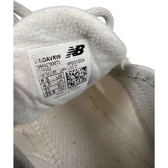 New Balance Women's Light Gray and White Athletic Running Shoes - Picture 8 of 8